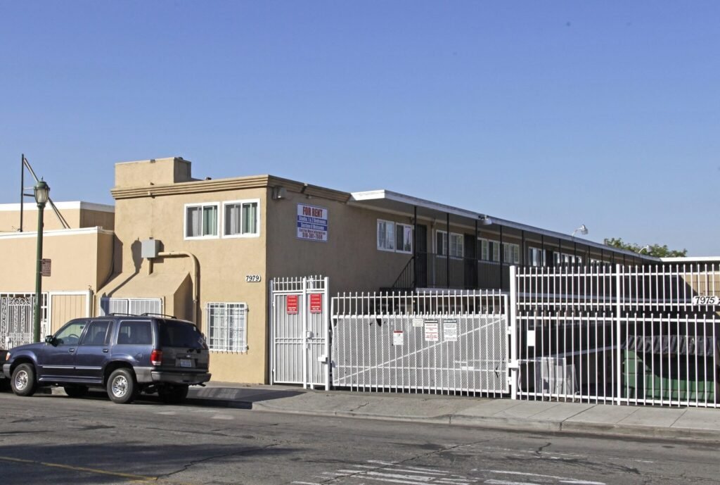 MacArthur Park Apartments, 7975 MacArthur Blvd, Oakland