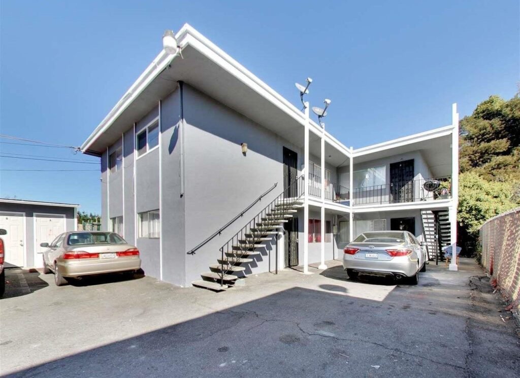 9838 Holly St, Oakland