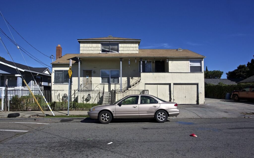 9940 D St, Oakland
